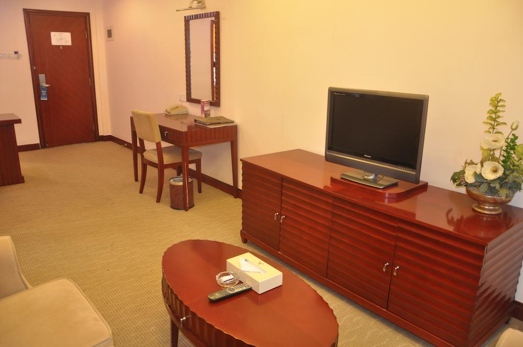 Starway Hotel Silver ג'וחאי חדר תמונה