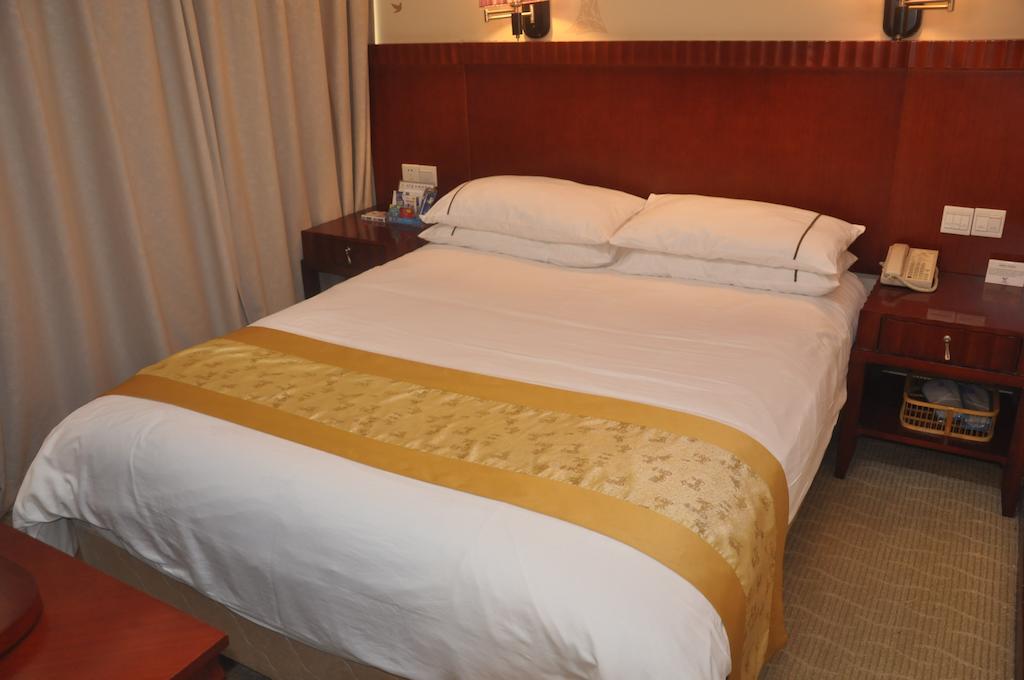 Starway Hotel Silver ג'וחאי חדר תמונה