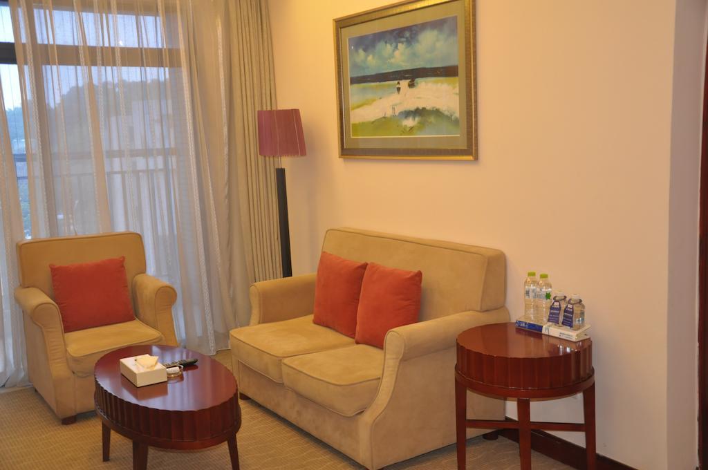 Starway Hotel Silver ג'וחאי חדר תמונה