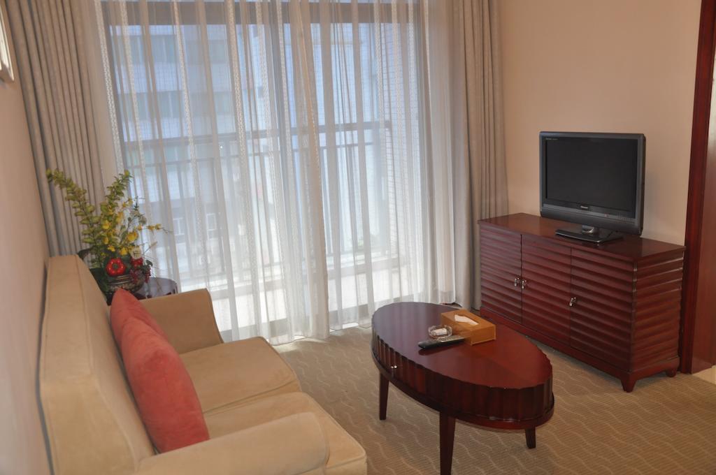 Starway Hotel Silver ג'וחאי מראה חיצוני תמונה